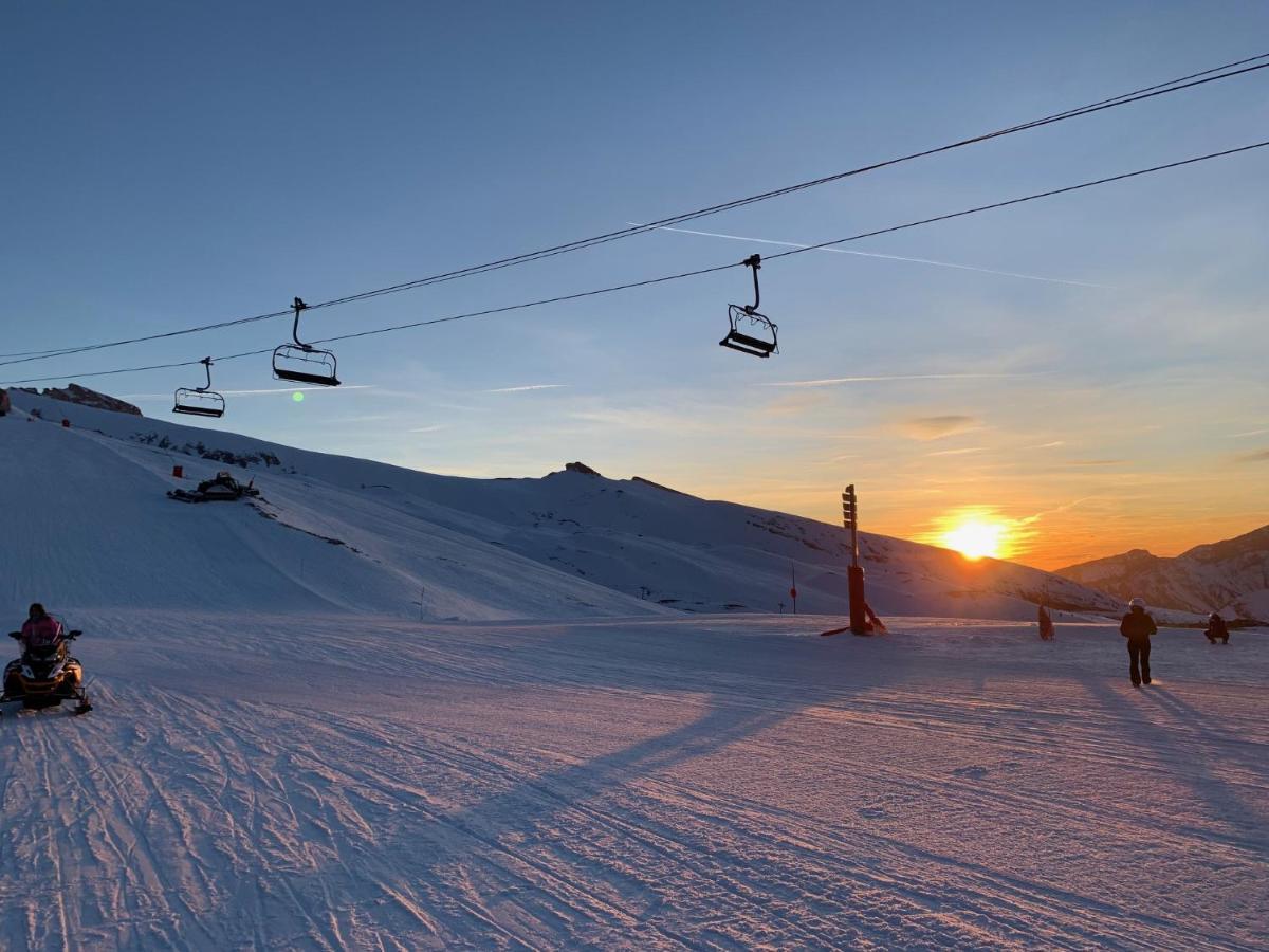 Eden Sur Les Pistes Avec Vue Panoramique Sur La Vallee La Joue du Loup Exterior photo