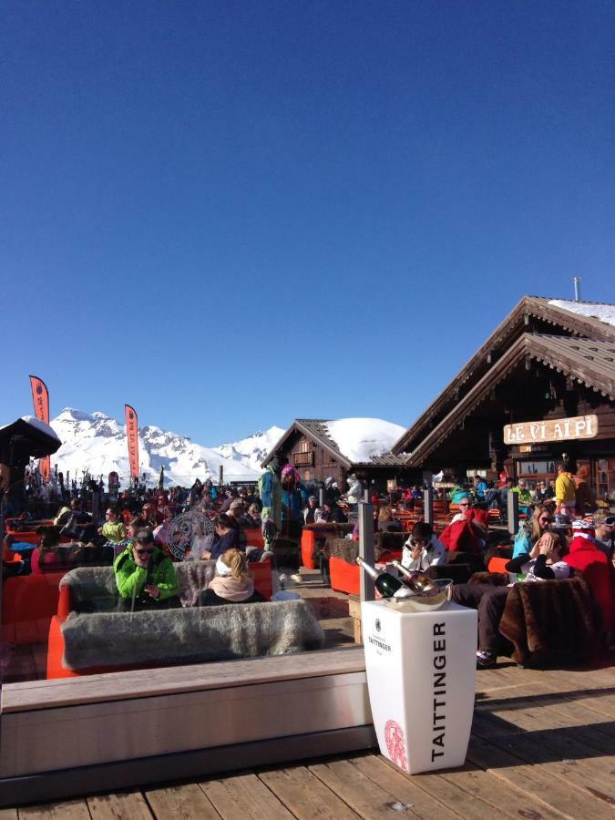 Eden Sur Les Pistes Avec Vue Panoramique Sur La Vallee La Joue du Loup Exterior photo