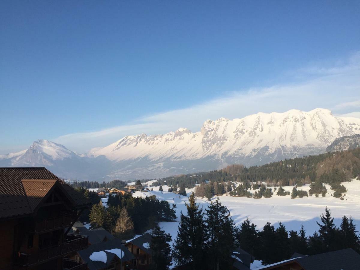 Eden Sur Les Pistes Avec Vue Panoramique Sur La Vallee La Joue du Loup Exterior photo